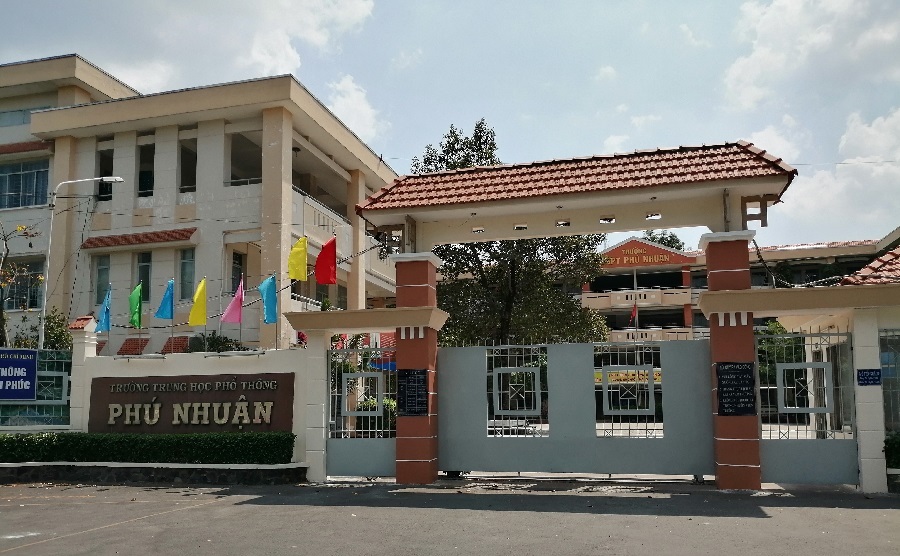 Để giới thiệu về một ngôi trường một cách đầy đủ