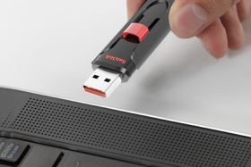 Thiết bị lưu trữ USB – Hành trình từ ý tưởng đến vật bất ly thân của thời đại số